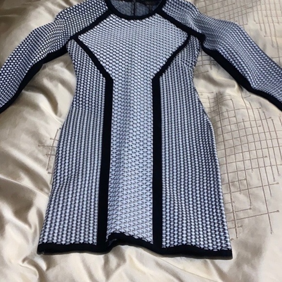 BCBGMaxAzria like new M bandage dress with long zipper on the back super stylish - Picture 7 of 13